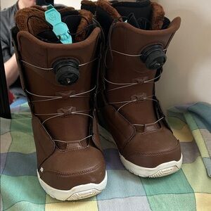 K2 Haven women’s snowboard boots